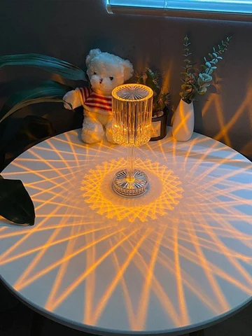 Kristalna lampa u obliku valjka